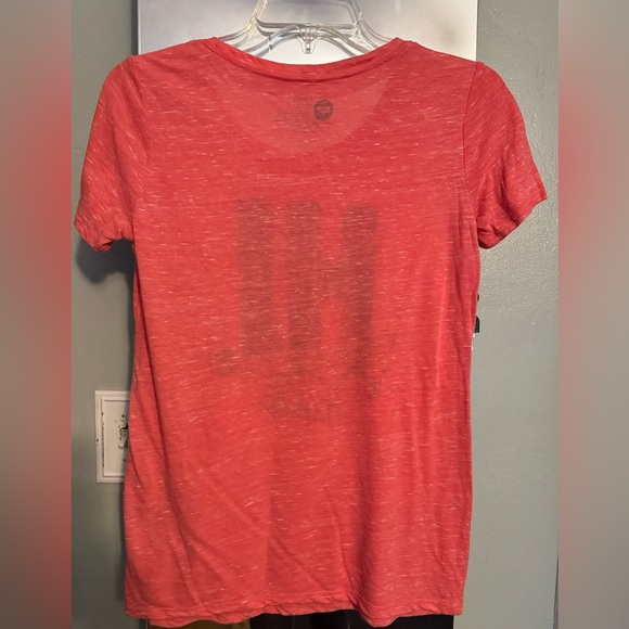 Pink Hawaii Roxy Tee 🌺 - Picture 2 of 3